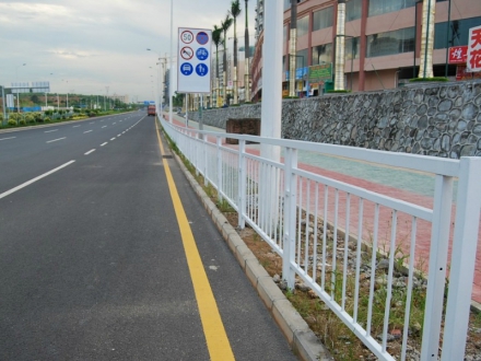 甲型道路護欄 